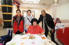 Tour guides and clients in Guilin