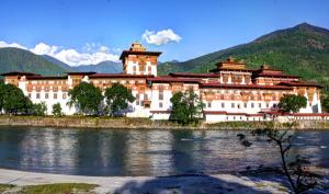 Punakha Dzong Scenery