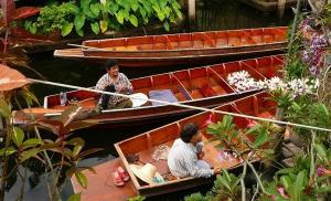 Damnoen saduak Floating Market Boats