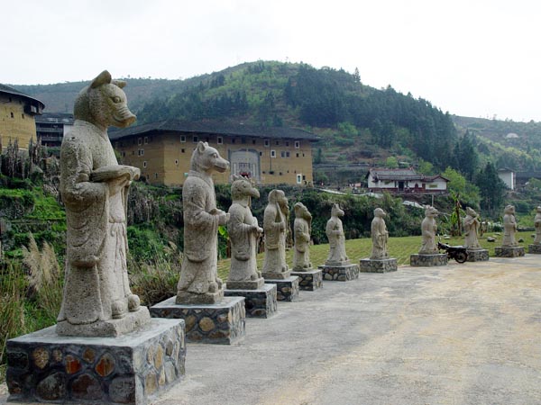 Chuxi Tulou Statue