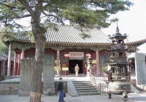 people in longquan temple