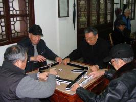 Playing Sichuan Mahjong 