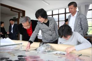 Visiting Suzhou Embroidery Research Institute