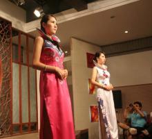 Suzhou Silk Museum Silk Dress Show