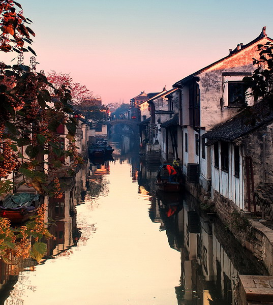 Zhouzhuang Water Town Glimpse 