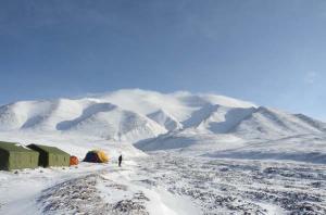 Mount Qomolangma in Winter