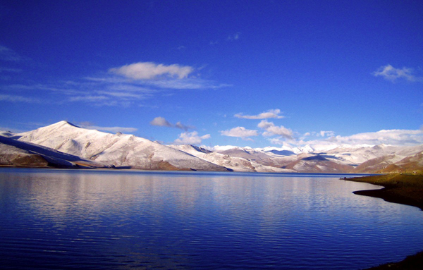 Yamzho Lake in Tibet