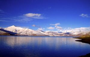 Yamzho Lake in Tibet