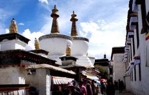 Tashilhunpo Monastery Constructs