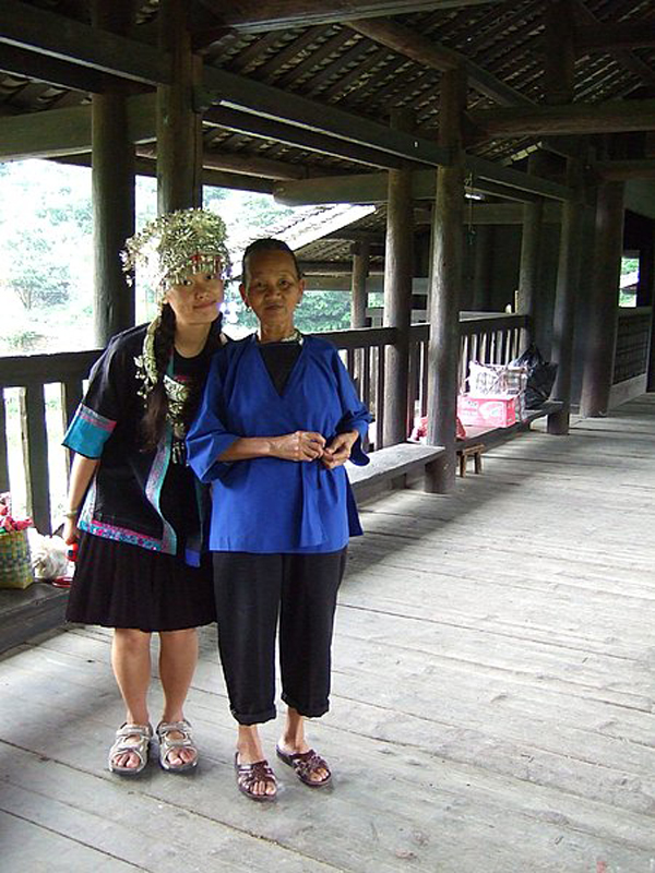 Sanjiang Dong Women in Costume