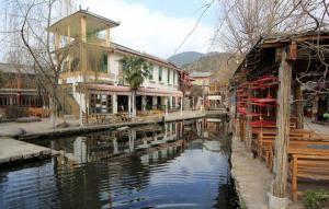 Lijiang Shuhe Old Town Look