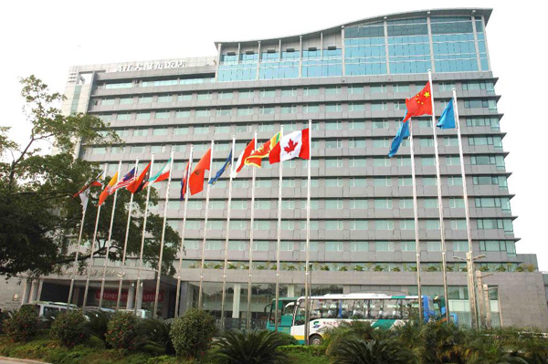 Guilin Lijiang Waterfall Hotel