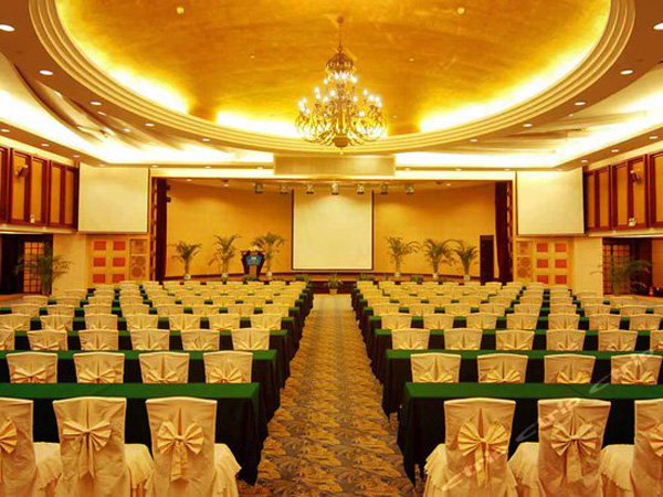 Guilin Lijiang Waterfall Hotel