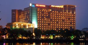 Guilin Lijiang Waterfall Hotel