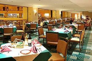 Guilin Lijiang Waterfall Hotel