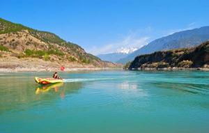 First Bend of the Yangtze River Boating