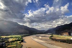 First Bend of the Yangtze River View