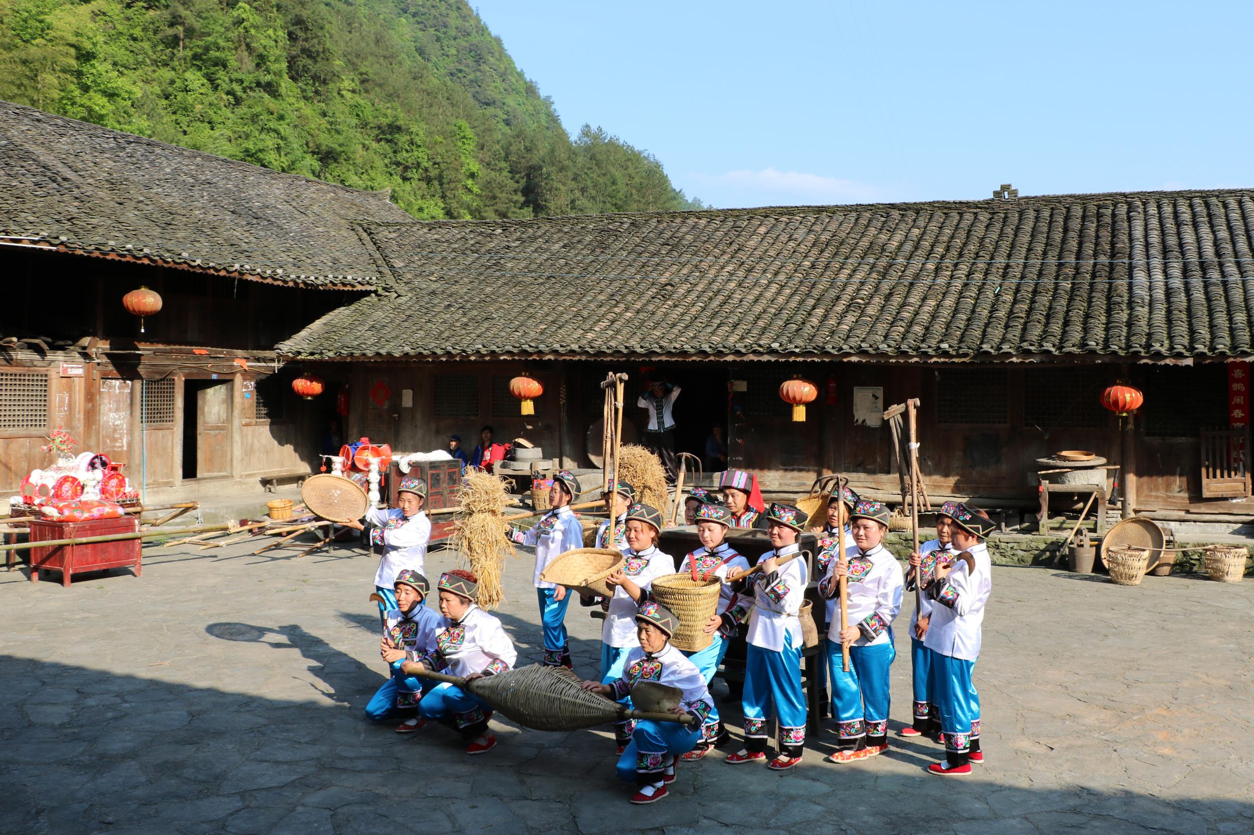 Tujia minority culture & features