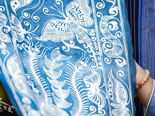 Bouyei Batik Art – A Blue-and-White Heritage