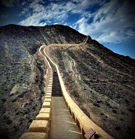 Overhanging Great Wall