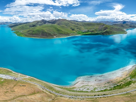 Yamdrok Lake